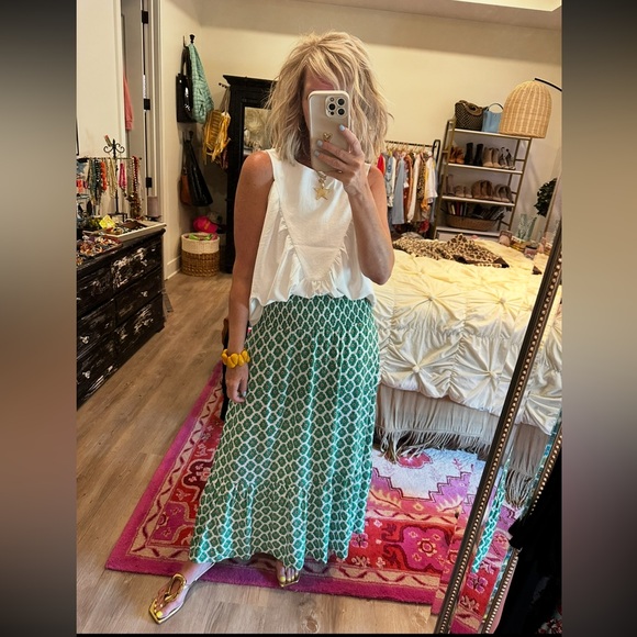 Dresses & Skirts - Elegant Green Maxi Skirt